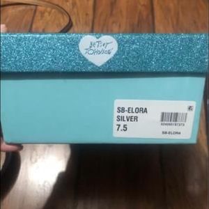 Blue by Betsy Johnson. Elora, 7.5